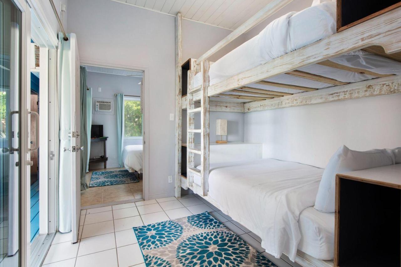 Blue Dream By Eleuthera Vacation Rentals Гавърнърс Харбър Екстериор снимка